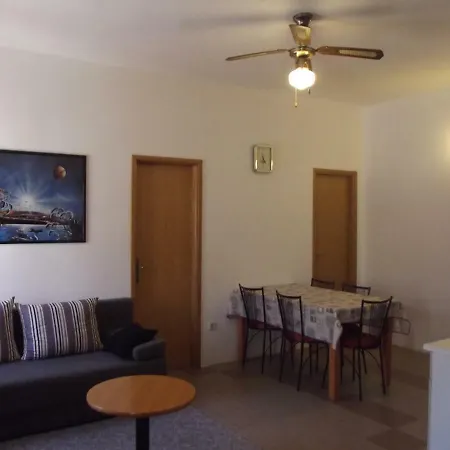 Goga Апартаменты *