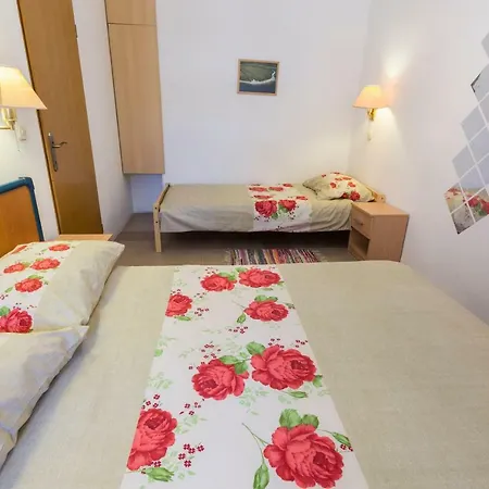 Апартаменты Goga Мали-Лошинь