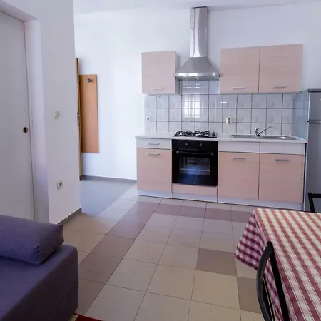 Goga * Мали-Лошинь